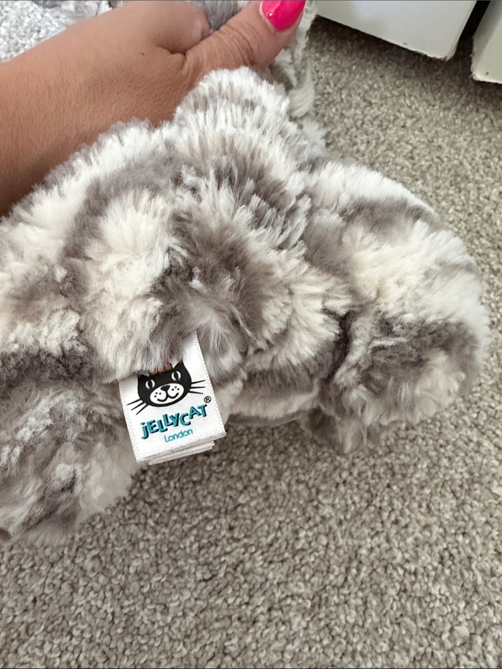 Jellycat Sacha Snow Tiger - Picture 2 of 3